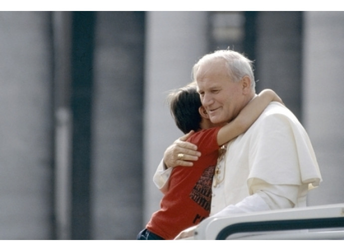 Giovanni Paolo II con bambino